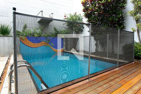 Casa à venda com 330m², 4 quartos e 5 vagasPiscina