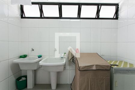 Casa à venda com 330m², 4 quartos e 5 vagasÁrea de Serviço