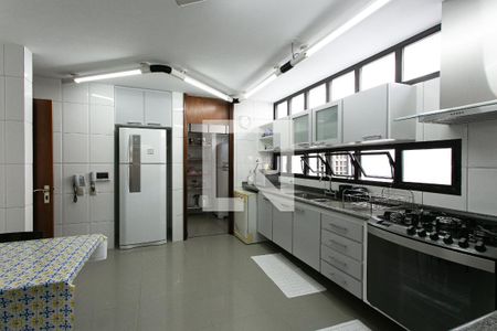 Casa à venda com 330m², 4 quartos e 5 vagasCozinha