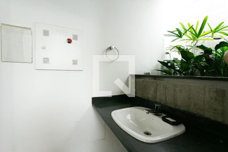 Casa à venda com 330m², 4 quartos e 5 vagasBanheiro do Espaço de Lazer