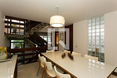 Casa à venda com 330m², 4 quartos e 5 vagasSala de Jantar