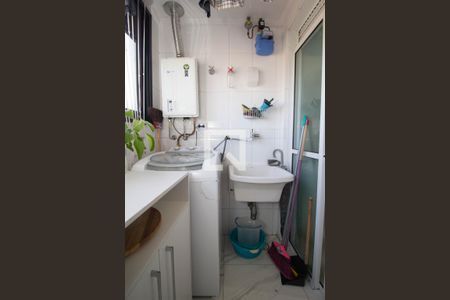 Apartamento à venda com 98m², 3 quartos e 2 vagas Apartamento à venda com 98m², 3 quartos e 2 vagasÁrea de Serviço