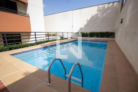 Apartamento à venda com 98m², 3 quartos e 2 vagas Apartamento à venda com 98m², 3 quartos e 2 vagasÁrea comum - Piscina