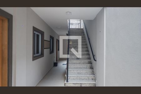 Casa de condomínio à venda com 28m², 1 quarto e sem vaga Casa de condomínio à venda com 28m², 1 quarto e sem vagaEscada