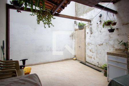 Casa à venda com 70m², 2 quartos e 1 vaga Casa à venda com 70m², 2 quartos e 1 vagaQuintal