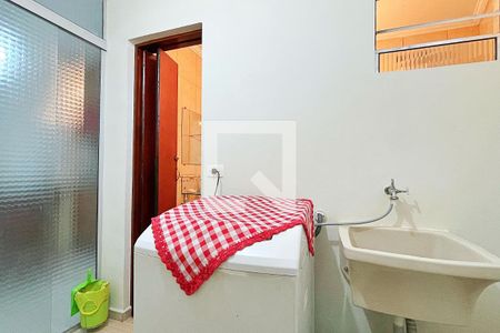 Casa para alugar com 73m², 2 quartos e 1 vagaÁrea de Serviço