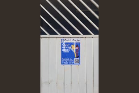 Casa à venda com 129m², 2 quartos e 2 vagas Casa à venda com 129m², 2 quartos e 2 vagasFachada