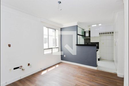 Sala de apartamento para alugar com 2 quartos, 45m² em Água Chata, Guarulhos