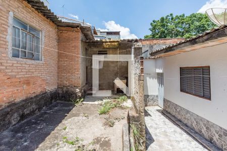 Casa à venda com 380m², 2 quartos e sem vaga Casa à venda com 380m², 2 quartos e sem vagaQuintal - Casa 3