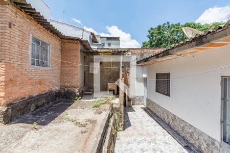 Casa à venda com 380m², 2 quartos e sem vaga Casa à venda com 380m², 2 quartos e sem vagaQuintal - Casa 3
