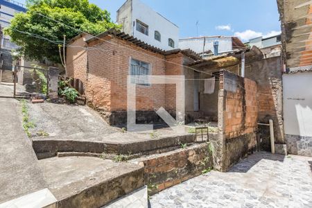 Casa à venda com 380m², 2 quartos e sem vaga Casa à venda com 380m², 2 quartos e sem vagaQuintal - Casa 3