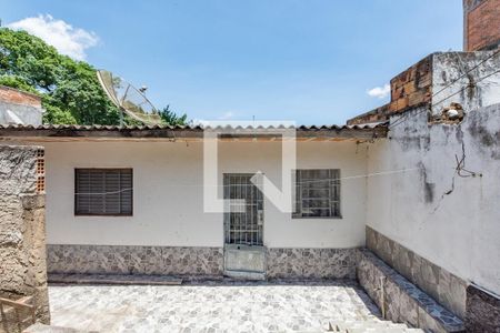 Casa à venda com 380m², 2 quartos e sem vaga Casa à venda com 380m², 2 quartos e sem vagaQuintal - Casa 3