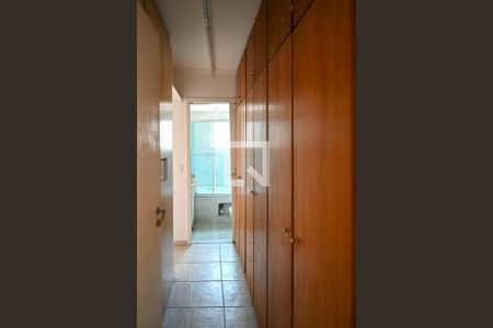 Corredor de apartamento à venda com 2 quartos, 57m² em Vila Vera, São Paulo