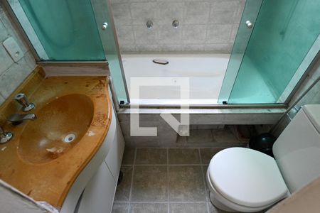 Apartamento à venda com 57m², 2 quartos e 1 vaga Apartamento à venda com 57m², 2 quartos e 1 vagaBanheiro Social