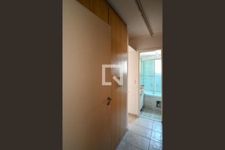 Corredor de apartamento à venda com 2 quartos, 57m² em Vila Vera, São Paulo