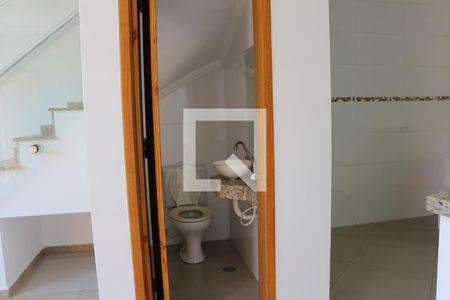 Lavabo de casa de condomínio para alugar com 2 quartos, 95m² em Vila São Geraldo, São Paulo