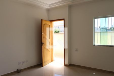 Sala de casa de condomínio para alugar com 2 quartos, 95m² em Vila São Geraldo, São Paulo