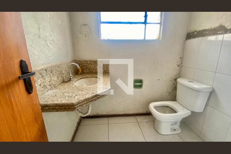 Casa à venda com 195m², 4 quartos e 2 vagasBanheiro Social