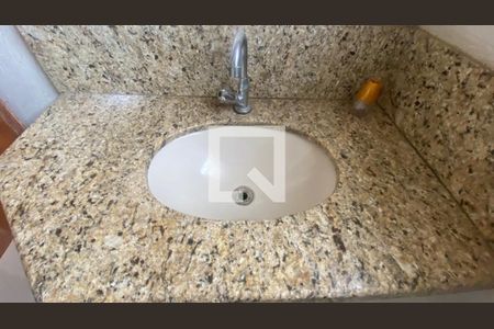 Casa à venda com 195m², 4 quartos e 2 vagasBanheiro Social