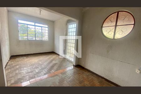 Casa à venda com 195m², 4 quartos e 2 vagasQuarto