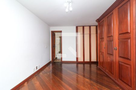 Apartamento para alugar com 271m², 4 quartos e 2 vagas Apartamento para alugar com 271m², 4 quartos e 2 vagasSuíte 2