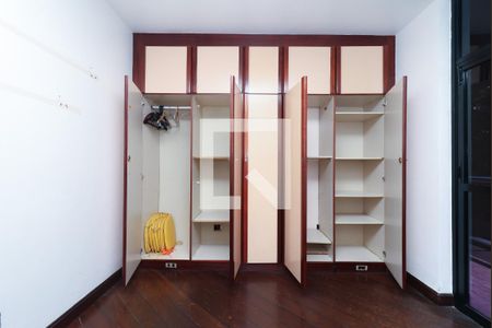 Apartamento para alugar com 271m², 4 quartos e 2 vagas Apartamento para alugar com 271m², 4 quartos e 2 vagasQuarto 1