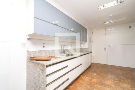 Apartamento para alugar com 271m², 4 quartos e 2 vagas Apartamento para alugar com 271m², 4 quartos e 2 vagasCozinha