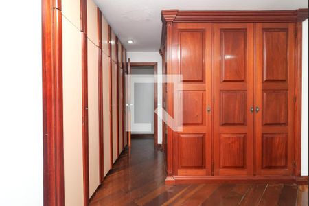 Apartamento para alugar com 271m², 4 quartos e 2 vagas Apartamento para alugar com 271m², 4 quartos e 2 vagasSuíte 2