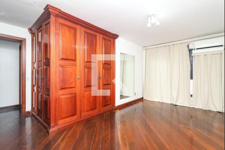 Apartamento para alugar com 271m², 4 quartos e 2 vagas Apartamento para alugar com 271m², 4 quartos e 2 vagasSuíte 2