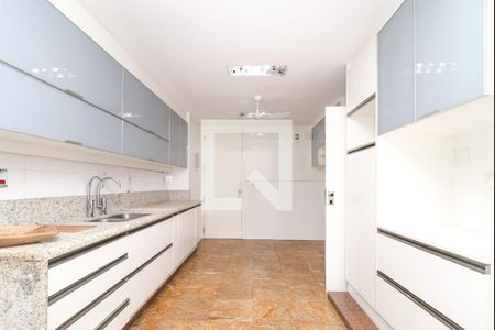 Apartamento para alugar com 271m², 4 quartos e 2 vagas Apartamento para alugar com 271m², 4 quartos e 2 vagasCozinha