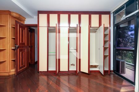 Apartamento para alugar com 271m², 4 quartos e 2 vagas Apartamento para alugar com 271m², 4 quartos e 2 vagasSuíte 1