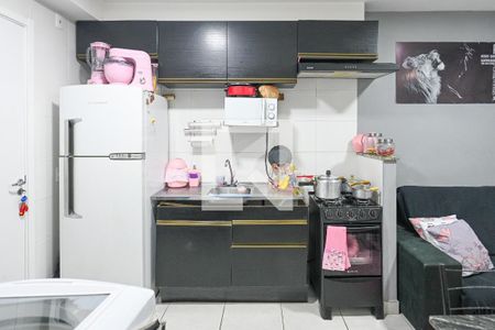 Cozinha de apartamento à venda com 2 quartos, 32m² em Parque Fongaro, São Paulo