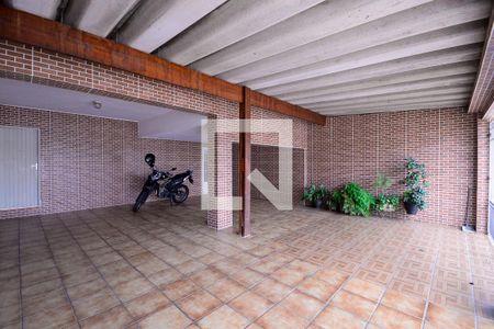 Garagem da Casa Principal de casa à venda com 3 quartos, 900m² em Vila Moinho Velho, São Paulo