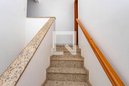 Escada  de casa à venda com 2 quartos, 138m² em Centro, Diadema
