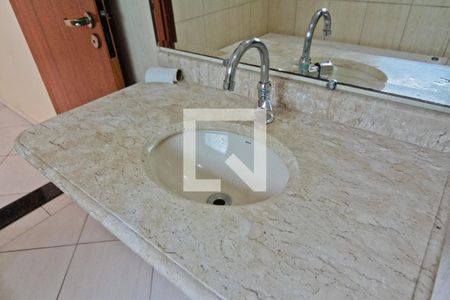 Casa para alugar com 200m², 3 quartos e 4 vagasBanheiro da Suíte 2