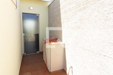 Casa para alugar com 154m², 3 quartos e 2 vagas Casa para alugar com 154m², 3 quartos e 2 vagasCorredor Lateral