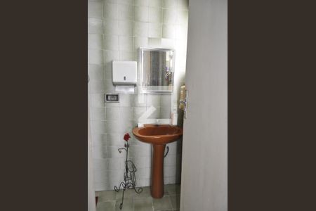 Casa à venda com 200m², 4 quartos e 2 vagasBanheiro