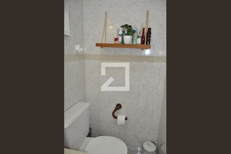 Casa à venda com 200m², 4 quartos e 2 vagasBanheiro