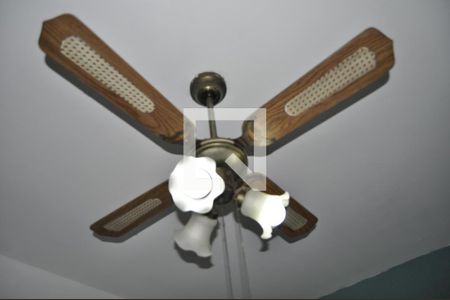 Casa à venda com 200m², 4 quartos e 2 vagasDetalhe