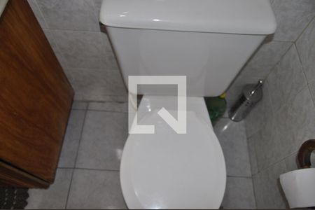 Casa à venda com 200m², 4 quartos e 2 vagasBanheiro