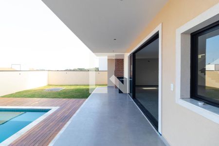 Casa de condomínio à venda com 252m², 3 quartos e 4 vagasChurrasqueira