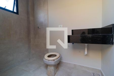 Casa de condomínio à venda com 252m², 3 quartos e 4 vagasBanheiro