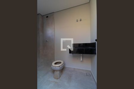 Casa de condomínio à venda com 252m², 3 quartos e 4 vagasBanheiro