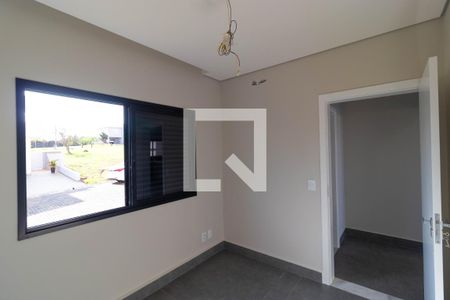 Casa de condomínio à venda com 252m², 3 quartos e 4 vagasEscritório