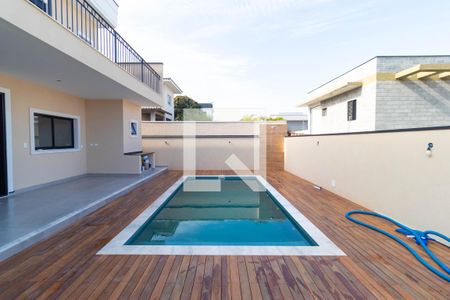 Casa de condomínio à venda com 252m², 3 quartos e 4 vagasPiscina