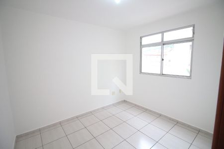 Quarto 1 de apartamento para alugar com 2 quartos, 50m² em Novo Riacho, Contagem