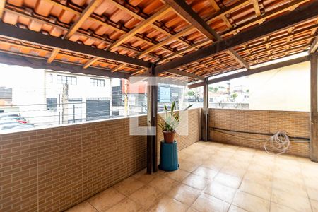 Casa à venda com 240m², 3 quartos e 2 vagasQuarto 1 - Varanda