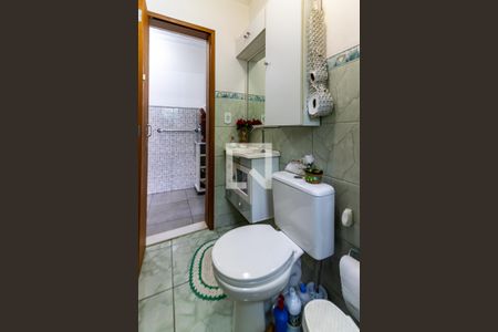 Casa à venda com 240m², 3 quartos e 2 vagasBanheiro 2