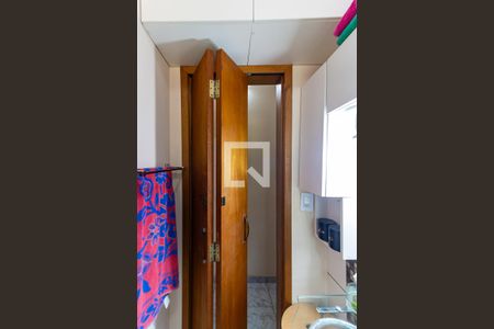 Casa à venda com 240m², 3 quartos e 2 vagasBanheiro 1