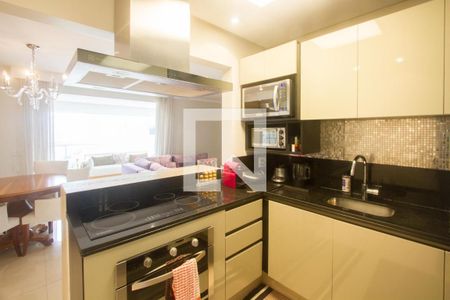 Apartamento à venda com 102m², 2 quartos e 2 vagas Apartamento à venda com 102m², 2 quartos e 2 vagasCozinha
